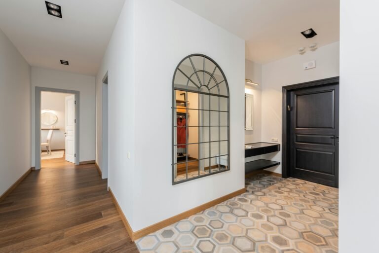 Immaculate foyer - showing Mess 2 Miracles cleaning services in Arlington, TX.