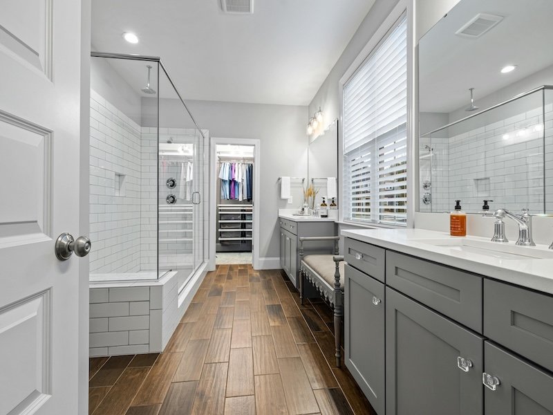 Bathroom representing Mess2Miracles house cleaning services in Frisco, Texas.