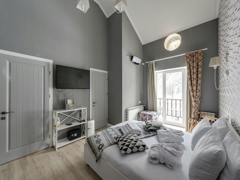 Clean and organized bedroom linking to Mess2Miracles house cleaning services in McKinney, Texas.
