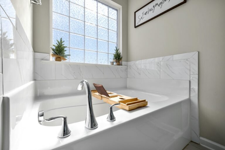 Pristine bath tub showcasing Mess2Miracles house cleaning services in McKinney, Texas.