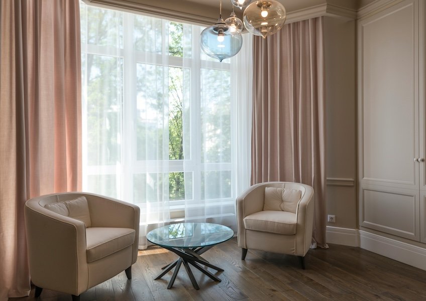 Immaculate living area representing Mess2Miracles house cleaning services in Richardson, Texas